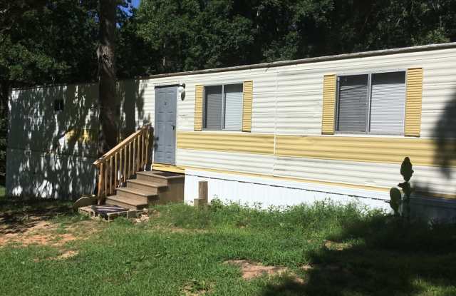 Two Bedroom 1.5 bathroom Mobile Home in Catawba! - 4362 Cureton Ferry Road, Catawba, SC 29704