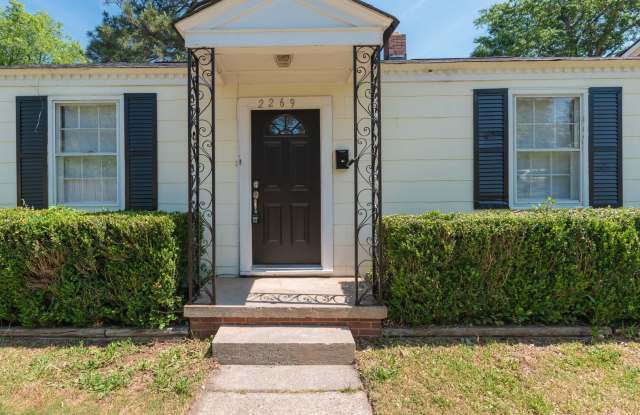 Section 8 OK $1,120 - 3 bed/1 bath home for rent off Milledge Road, fenced back yard! Gallery 4