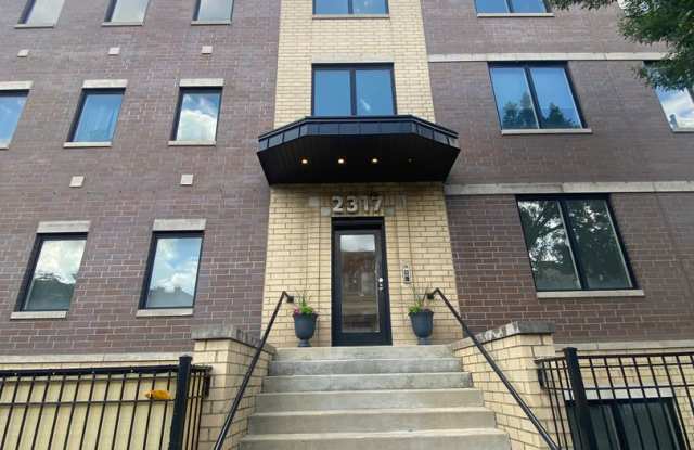*** BUCKTOWN / DUPLEX DOWN / TONS OF NATURAL LIGHT THROUGHOUT / W IN UNIT / *** photos photos