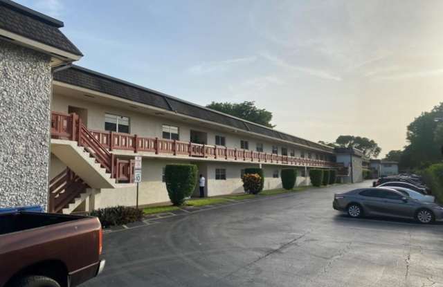 5900 NW 17th Place unit: 103 photos photos