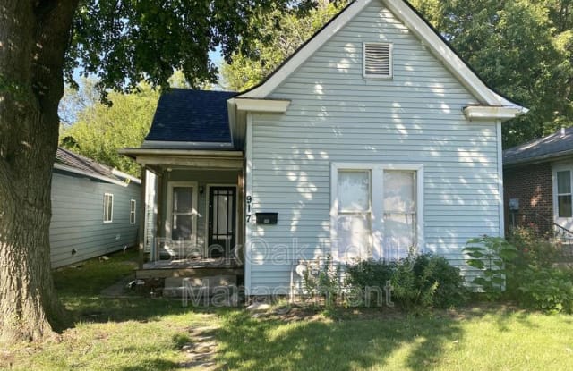 917 Watt Street - 917 Watt Street, Jeffersonville, IN 47130