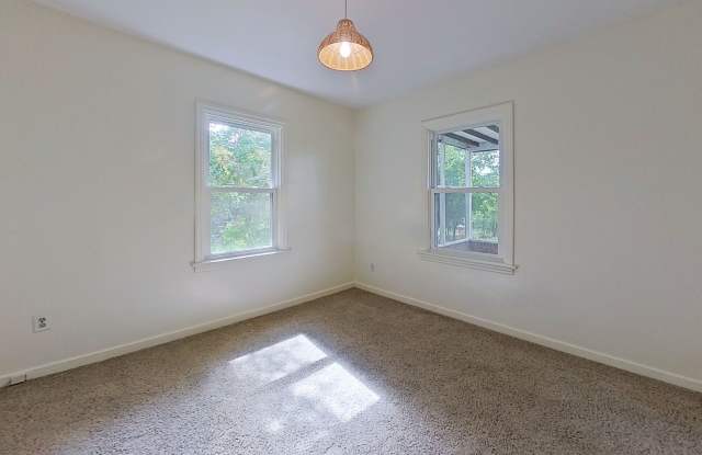 Single Family Home with Bonus Room Gallery 4