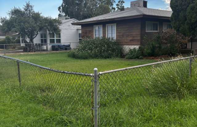 Bright 2 Bed / 1 Bath Home in Tempe – Available September 1 photos photos