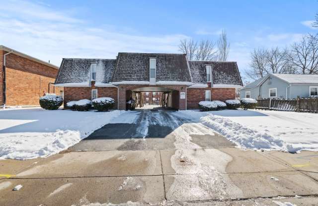 695 Riverview photos photos