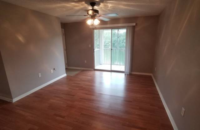 806 Lake Haven Square #205 Gallery 2