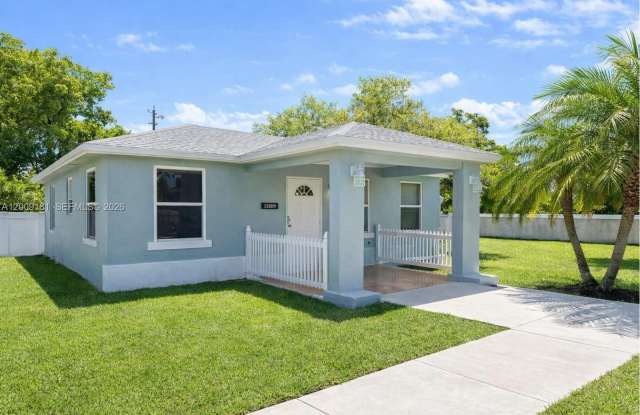 12230 SW 203rd St photos photos