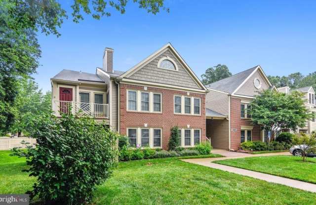 12002 RIDGE KNOLL Drive unit: 7 photos photos