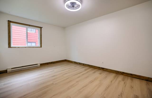 820 Ames St. #9 Gallery 2