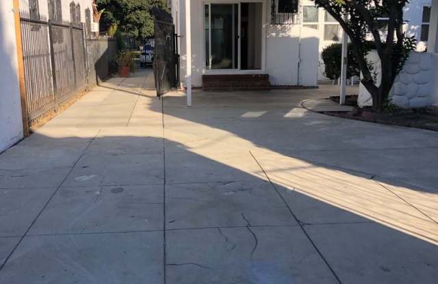 7039 Mission Pl Gallery 3