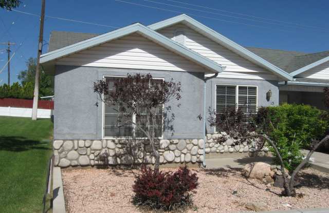 3 Bed 2 Bathroom Home in Cedar City photos photos