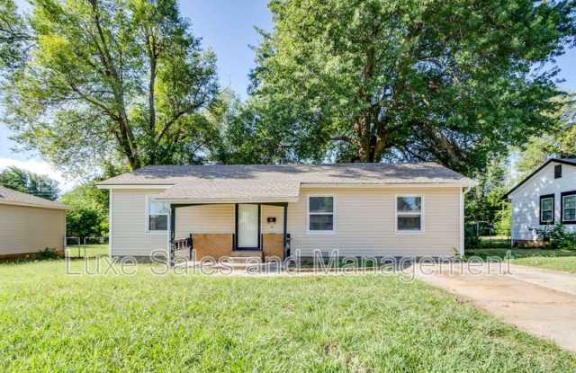 3926 SE 10th St photos photos