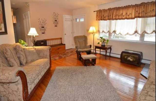 168 BROWNS POND RD Gallery 2