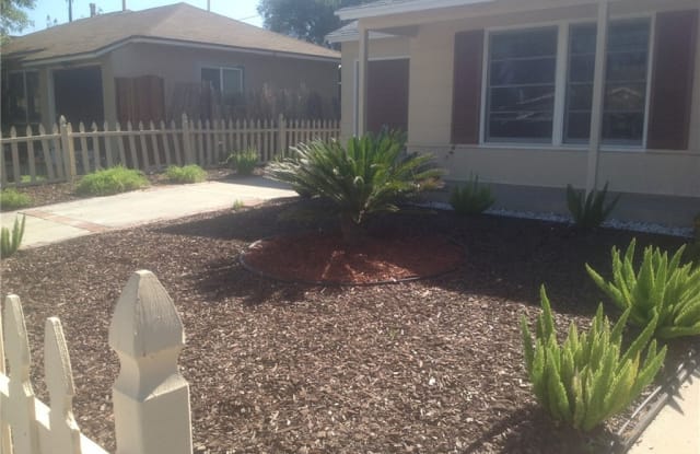 5210 Avenida Oriente - 5210 Avenida Oriente, Los Angeles, CA 91356
