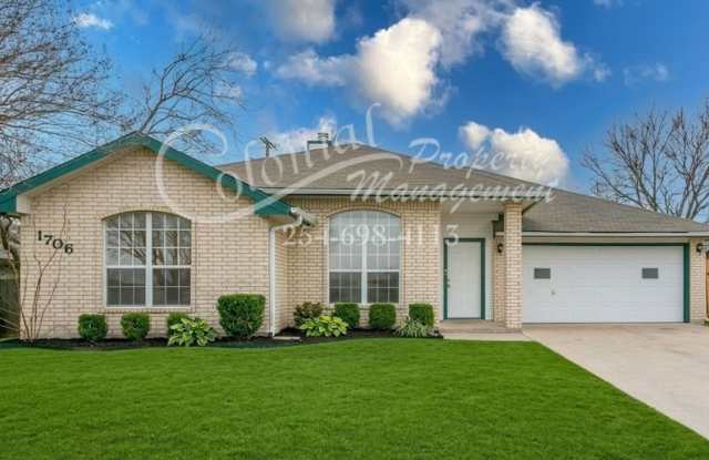 AVAILABLE 4/15/26 ; APPLY TODAY AT OUR WEBSITE!!! photos photos