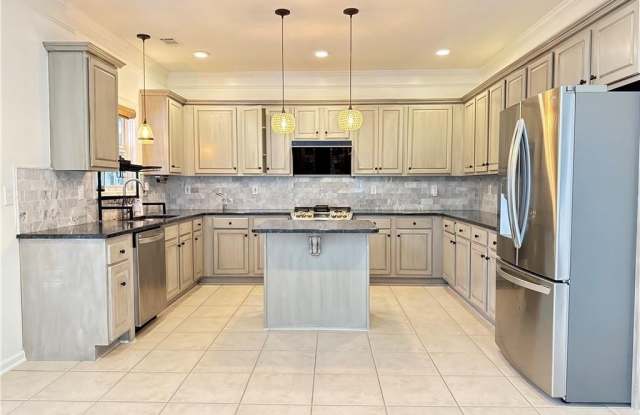 2908 Belfaire Lake Drive Gallery 3