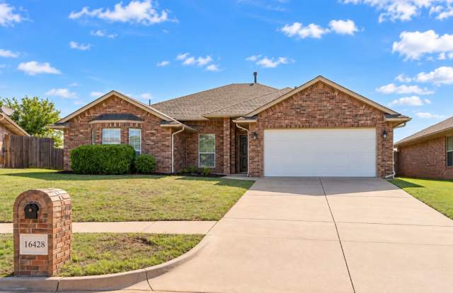 Beautiful 4 Bed 2 Bath Home In Deer Creek Gallery 1
