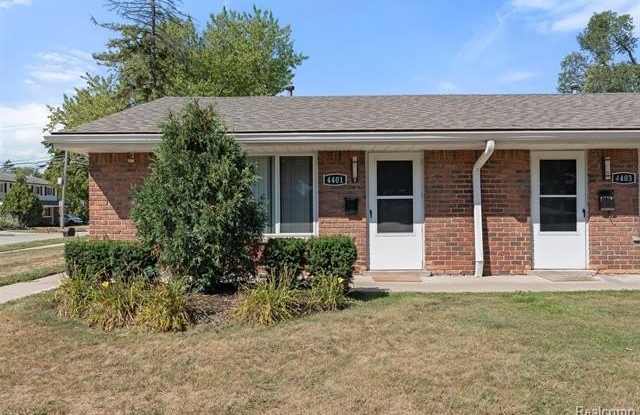 4401 Crooks Road photos photos
