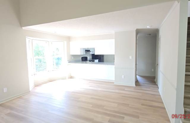 391 N Beach Court Gallery 3