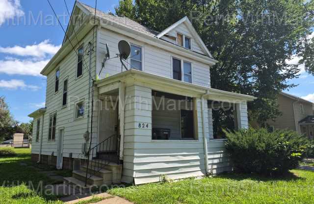 FOR RENT- 824 Logan Ave *PETS OK* *BUILD YOUR CREDIT* MOVE IN PROMO~~ SEC 8 ACCEPTED photos photos