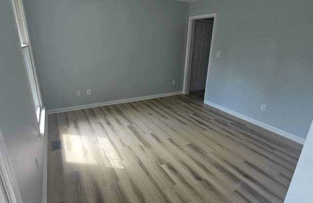 29861 Standish Street Gallery 3