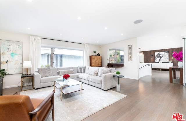 9323 Flicker Way Gallery 3