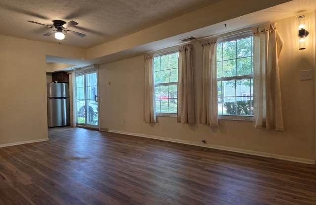 13622 Oakbrook Dr Gallery 3