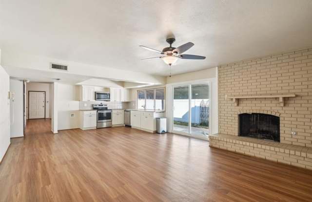 2818 Ripplewood Drive Gallery 3