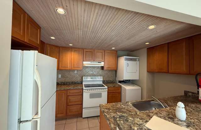 1151 GOLDEN POND Court Gallery 3