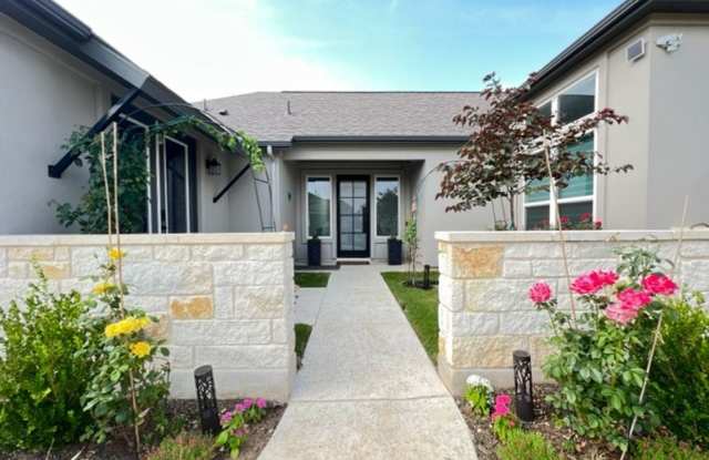 Rare Corner-Lot Retreat in Round Rocks Tech Hub Sunset Views, Casita,  Resort Amenities! - 4201 Arques Avenue, Williamson County, TX 78681