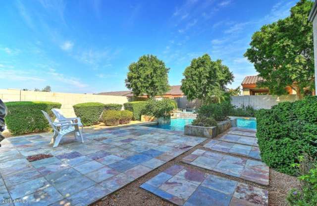 4866 N ESCONDIDO Place Gallery 3