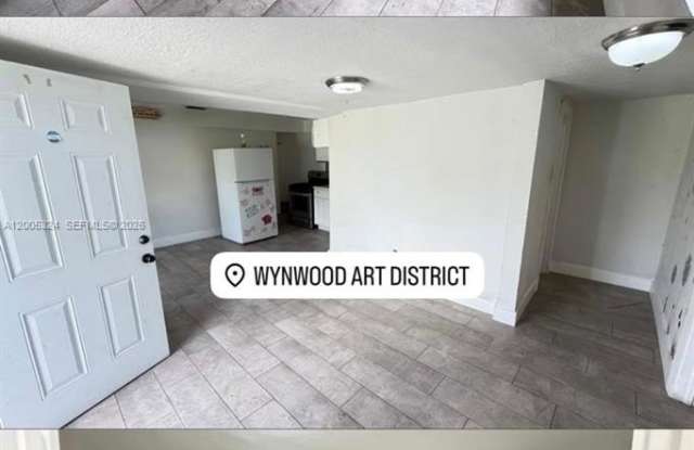 301 NW 37th St photos photos