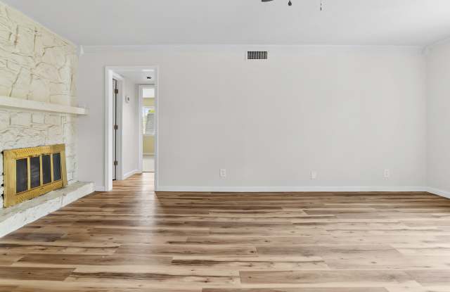 4426 E 68th St photos photos