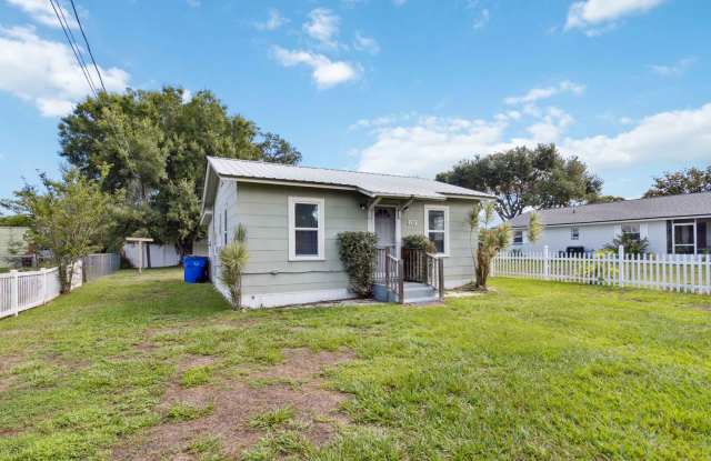 Charming 1/1 Home in St. Cloud Close to the Lakefront Park photos photos