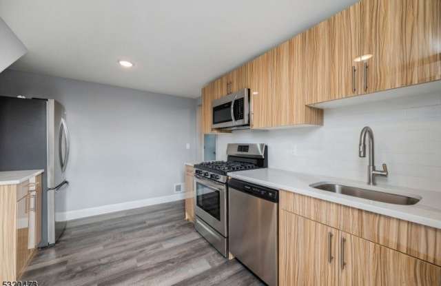 111 Cherry St, Apt B - 111 Cherry Street, Iselin, NJ 08830