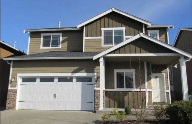 Beautiful large 5 bedroom in Rock Creek Community available now!! Gallery 1