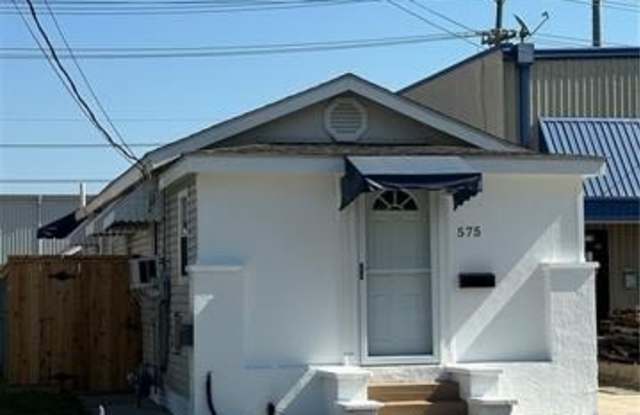 575 HICKORY Avenue photos photos