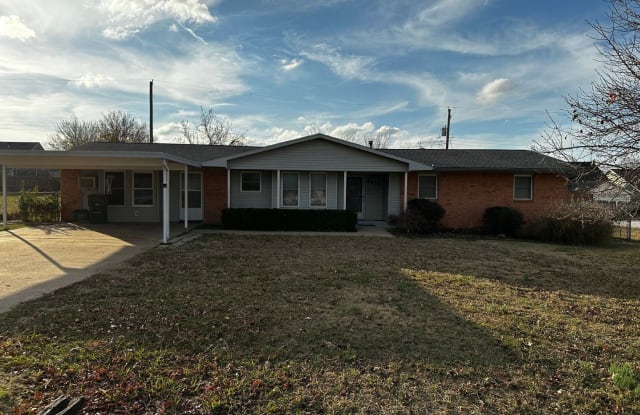 2035 S. Cline Avenue - 2035 Cline Avenue, Fayetteville, AR 72701