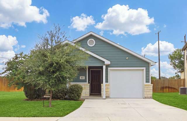 802 Hickory Trail Gallery 1