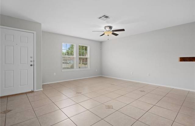 426 Oak Harbor Drive Gallery 4