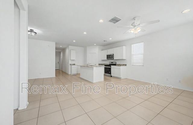 15543 W Desert Hollow Drive Gallery 4