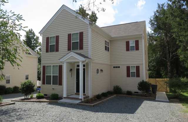 305 W Poplar Avenue - 305 West Poplar Avenue, Carrboro, NC 27510 305 W Poplar Avenue - 305 West Poplar Avenue, Carrboro, NC 27510