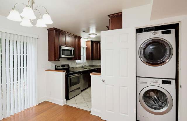 Pet-Friendly 3BR Duplex Near 5th Street Station, Downtown, & UVA Gallery 4