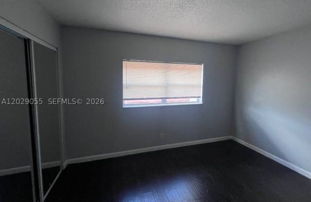 2512 NW 52nd Ave photos photos 2512 NW 52nd Ave photos photos