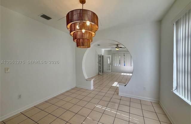 1779 SW 16th Ter Gallery 2