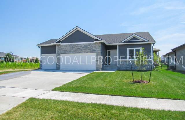 Spacious 4-Bedroom Ranch Near Schuler Elementary School photos photos Spacious 4-Bedroom Ranch Near Schuler Elementary School photos photos