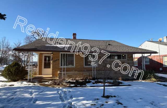 2 Bed 1 bath with 500 SQ FT DETACHED GARAGE/WORKSHOP photos photos