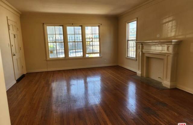 3326 W 5th St photos photos