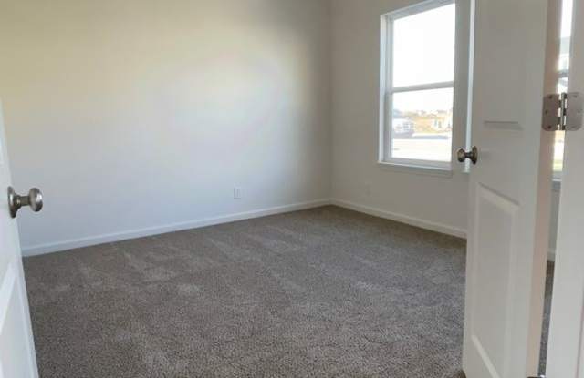 Newer Ranch...3 Bedroom 2 Bath with den/office photos photos