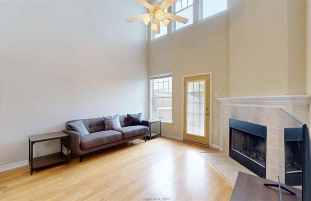 4307 Spring Hill Drive Gallery 3