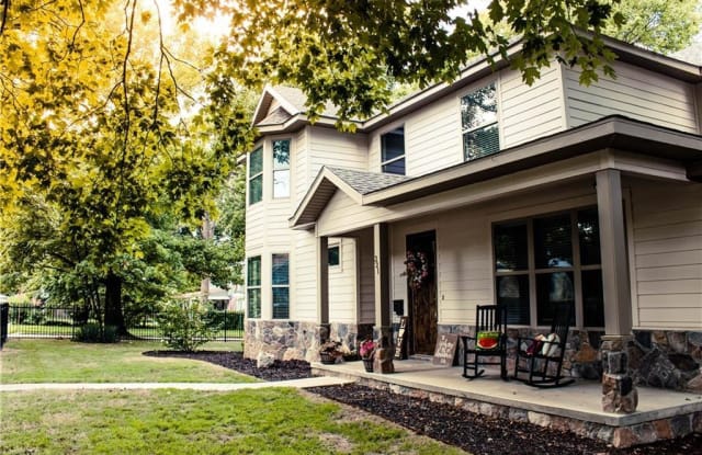 321 West Cherry  ST - 321 West Cherry Street, Rogers, AR 72756